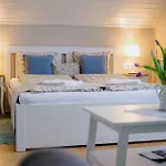 Pihi Vendeghaz 3*