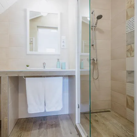 Guest house Pihi Vendeghaz 4*