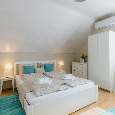 Pihi Vendeghaz Guest house